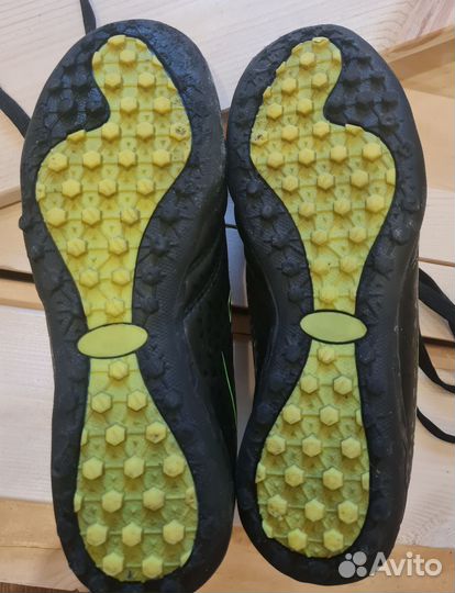 Футбольные бутсы футзалки