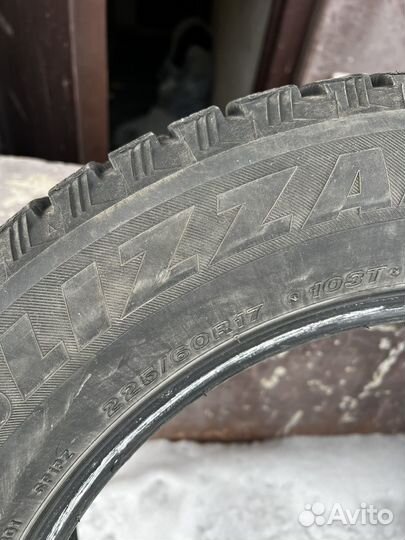 Bridgestone Blizzak Spike-01 225/60 R17 103