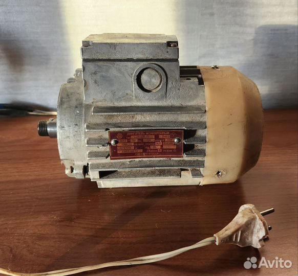 Электродвигатель асинхронный 220в