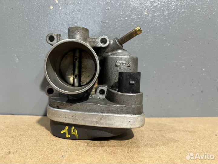 Дроссельная на Volkswagen Golf 4 1.4