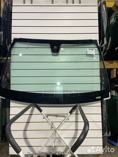 Лобовое стекло Mercedes С-Class W205