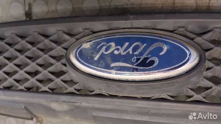 Решетка радиатора Ford Fiesta, 2003