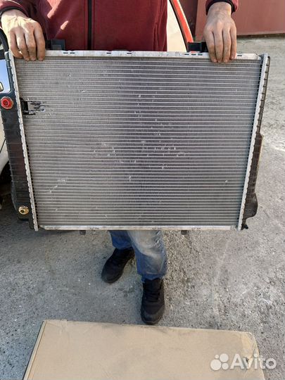 Mercedes 210 радиатор