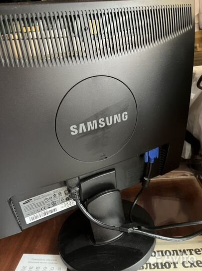 Монитор Samsung