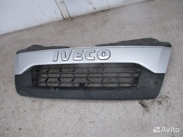 Решетка радиатора Iveco 5801342734