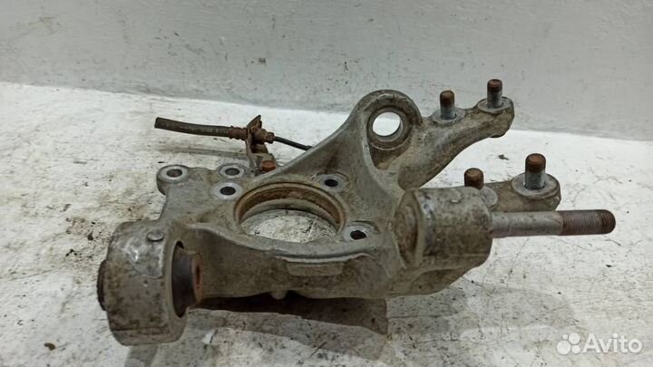 Кулак задний левый Хонда