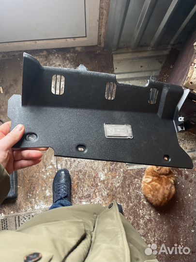 Накладка торпедо нижняя range rover l322