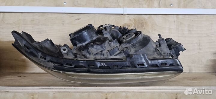 Фара правая subaru forester sg