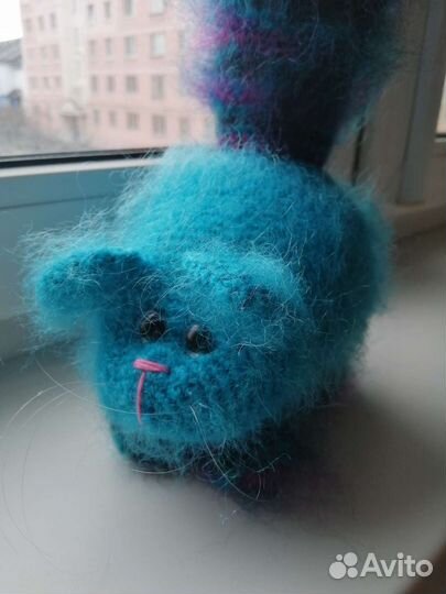 Кот хвостатый пушистик