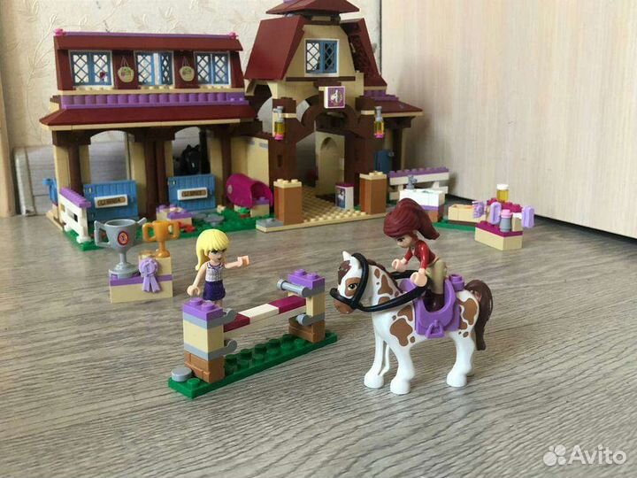 Lego Friends клуб верховой езды в Хартлейке 41126