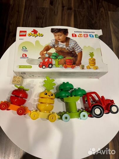 Lego Duplo Трактор для перевозки овощей и фруктов