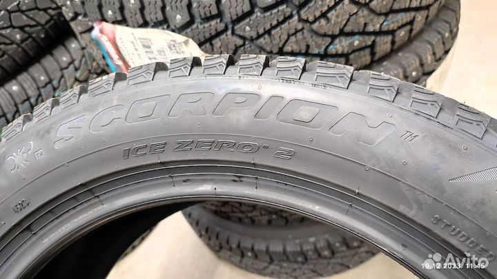 Pirelli Ice Zero 2 235/45 R18 98H
