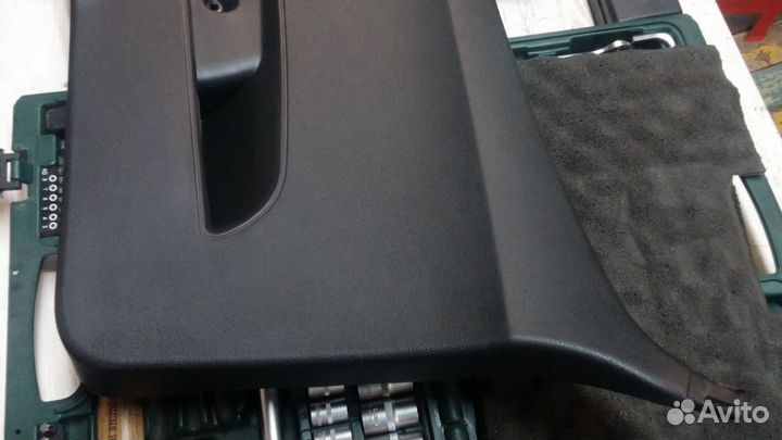 BMW E81 E87 2004-2011 год обшивка крышки багажника