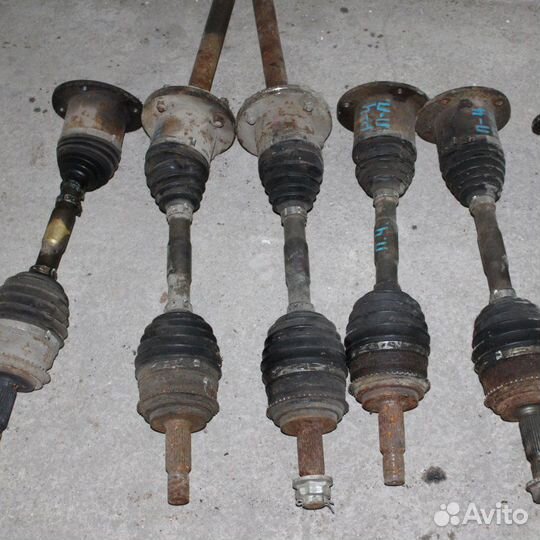 Привод передний правый Mitsubishi Pajero 4 V98W