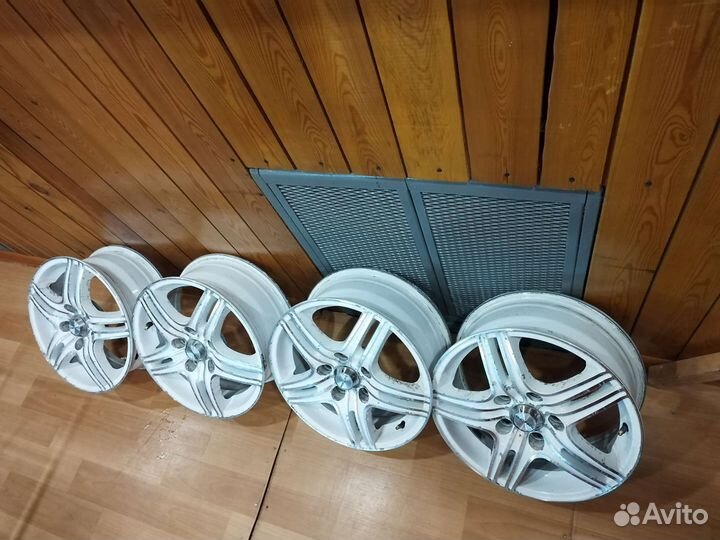 Диски литые целые 5x114.3 R15