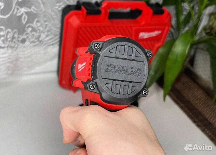 Шуруповерт (Абсолютно новый)