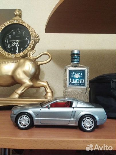 Модель 1:24 Форд Мустанг