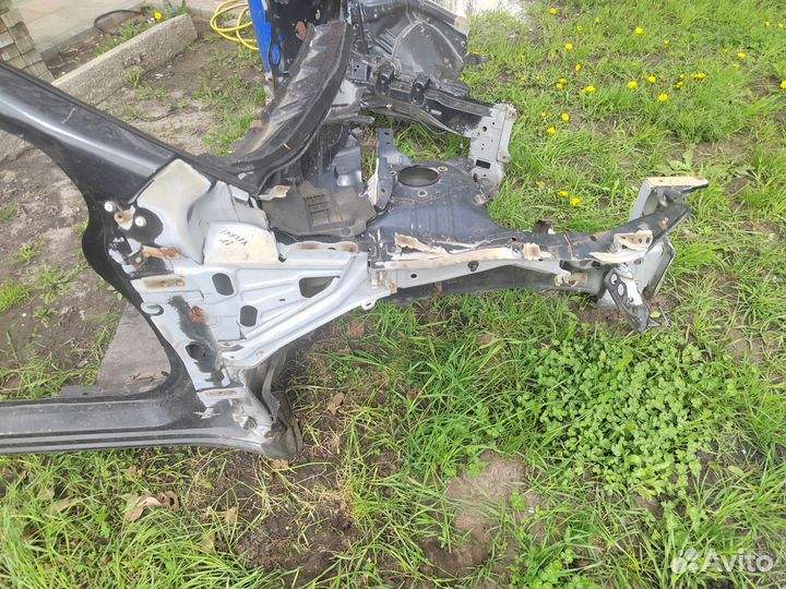 Передняя четверть Лансер 10 правая левая