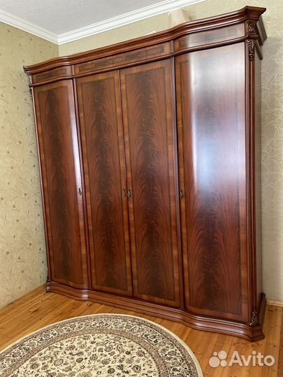 Спальный гарнитур