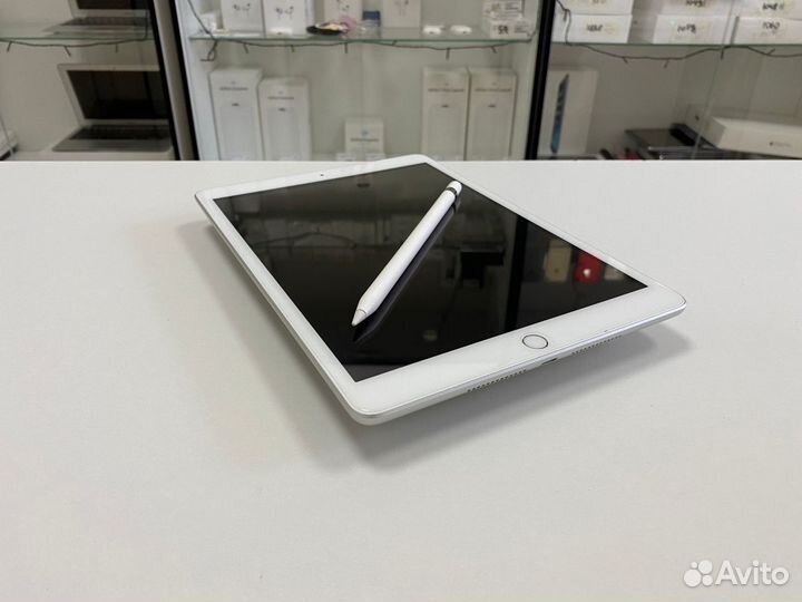 iPad 8 32gb + Apple Pencil (комплект)