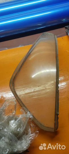 Стекла фар Hyundai Grand Starex