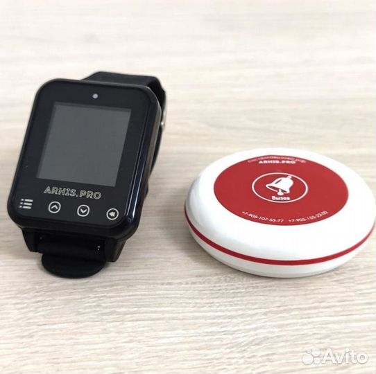 Кнопка вызова персонала и часы в салон красоты