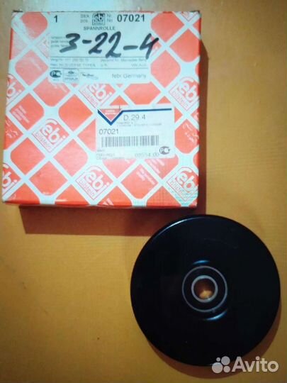 Ролик приводного ремня Mercedes C - класса