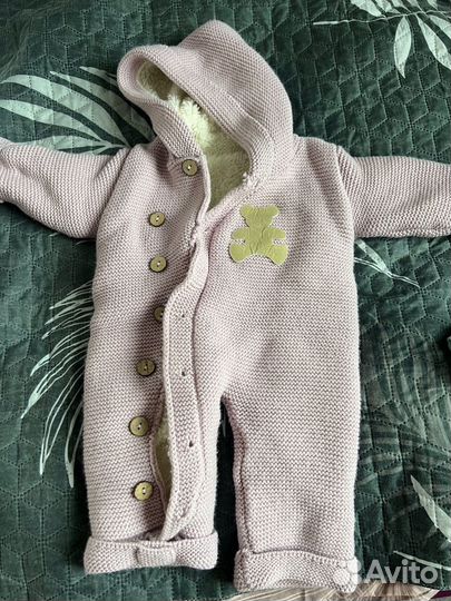 Вязаный комбинезон для новорожденного