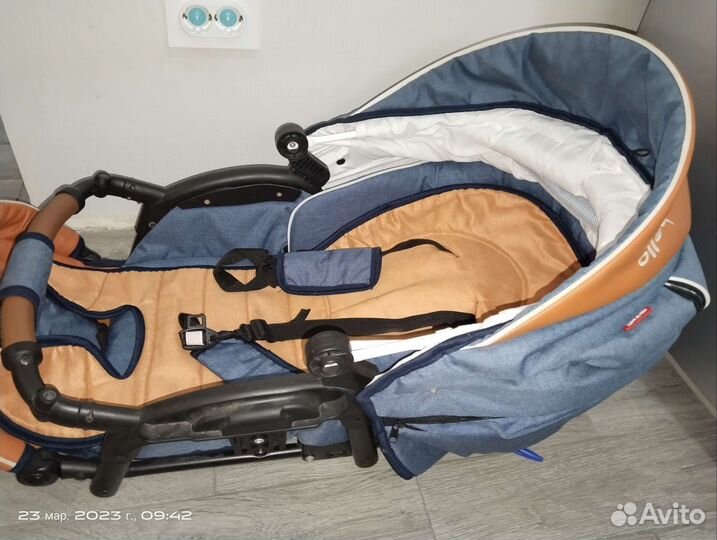 Прогулочная коляска