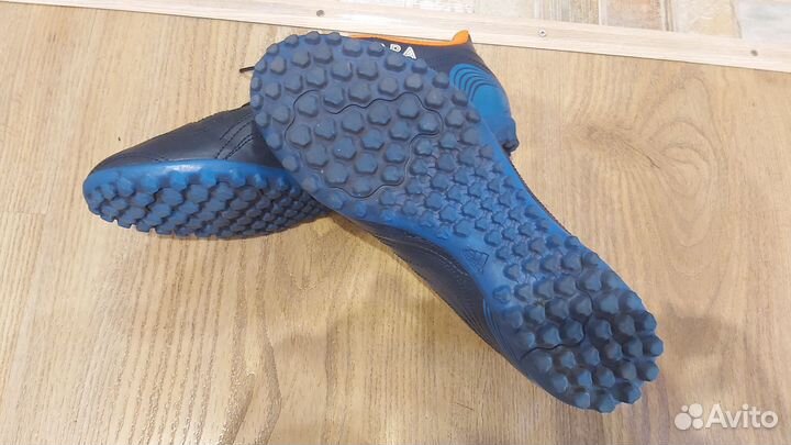 Бутсы сороконожки adidas размер 40-41