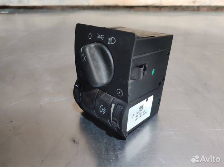 Блок управления светом Opel Astra G 2001 90561381