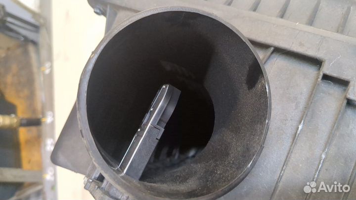 Корпус воздушного фильтра Opel Antara