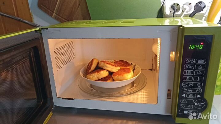 Микроволновая печь бу в рабочем состоянии