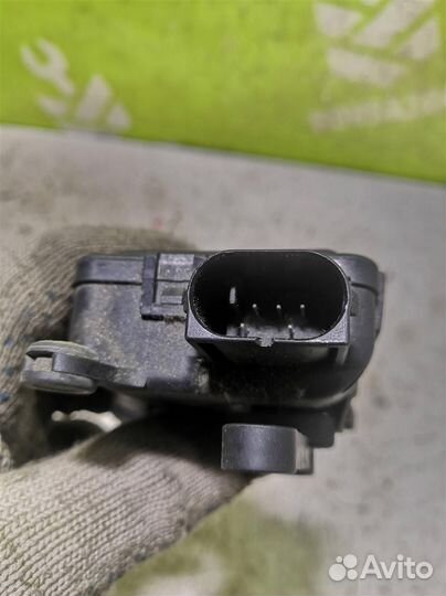 Моторчик привода заслонок отопителя Ауди А6 С5