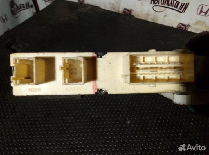 Стеклоподъемник передний левый Citroen C4 2008