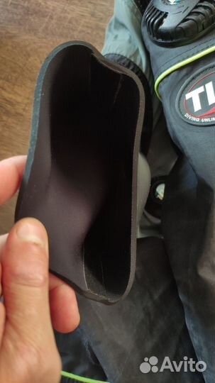 Сухой гидрокостюм для дайвинга