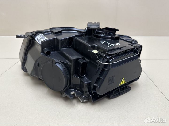 Фара правая ксенон Audi A5 8T