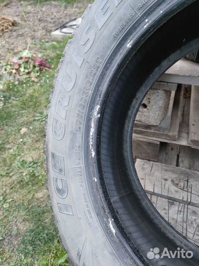 Bridgestone Ice Cruiser 7000 205/60 R16