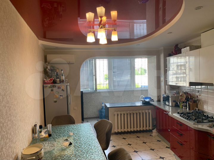 3-к. квартира, 118 м², 3/14 эт.