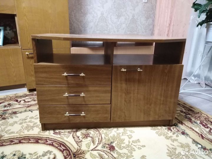 Тумба под телевизор