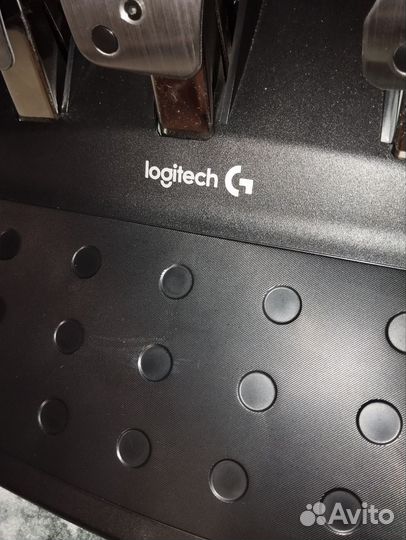 Игровой руль Logitech G920 с тремя педалями