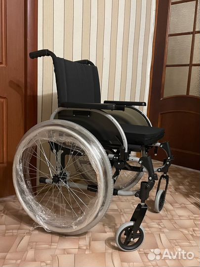 Кресло-коляска для инвалидов