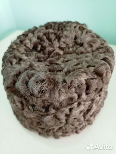 Шапка из каракуля новая