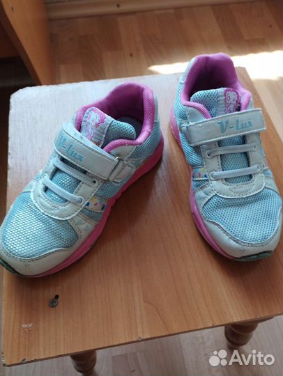 Кроссовки для девочки
