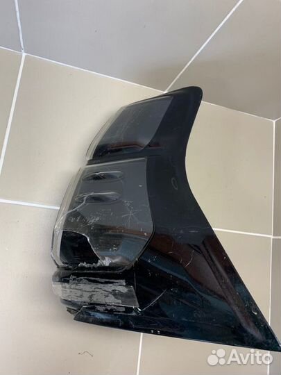 Фонарь задний правый Toyota Land Cruiser Prado 120