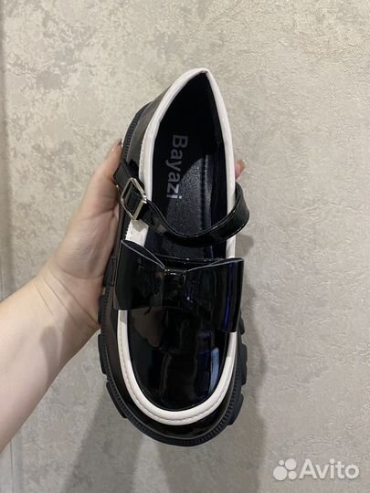 Туфли для девочки новые