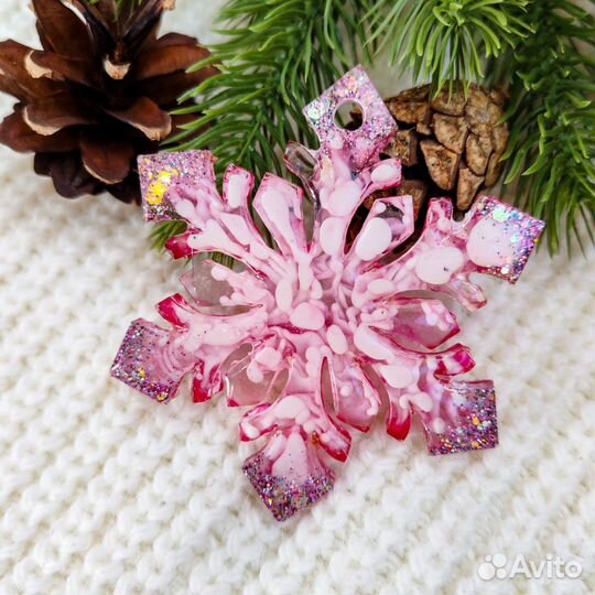 Елочные игрушки из эпоксидной смолы