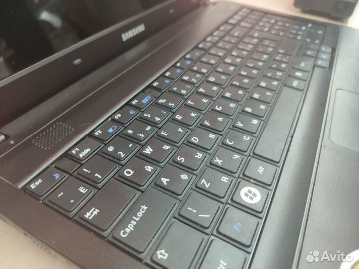 Ноутбук Samsung r540