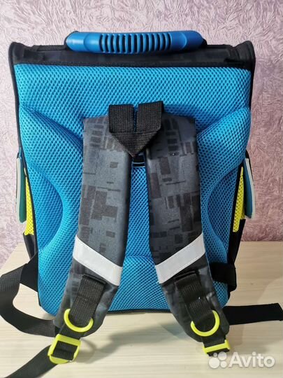 Рюкзак школьный