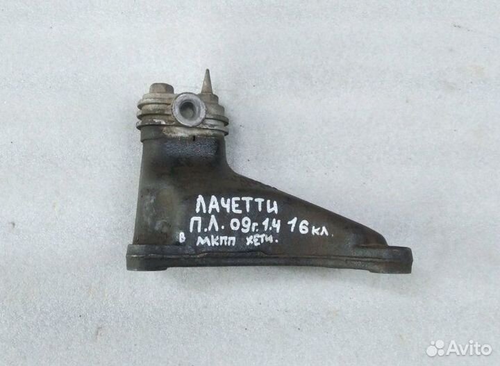 Кронштейн двигателя левый Chevrolet Lacetti